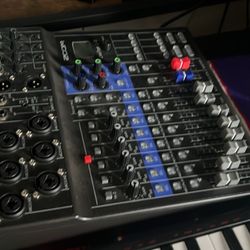 Zoom L8 Digital Recording Mixer