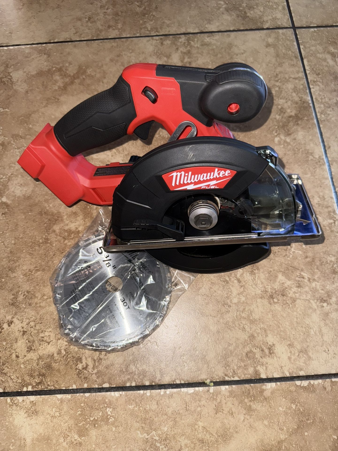 Milwaukee M18 FUEL 18V Lithium-lon Brushless Cordless Metal Cutting 5-3/8 in. Circular Saw (Tool-Only) w/ Metal Saw Blade