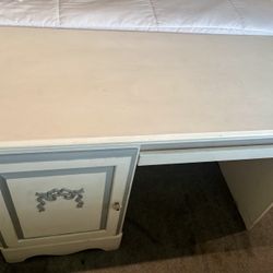Free Student Desk 