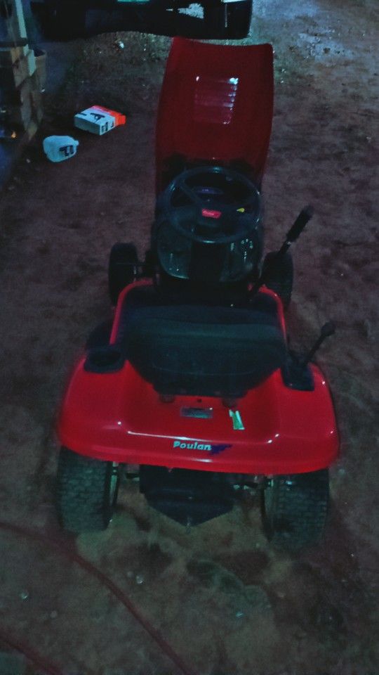 Poulan Riding Mower