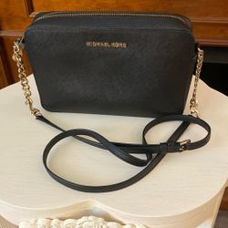 Like New Michael Kors Crossbody Handbag Shoulder Bag Black Leather