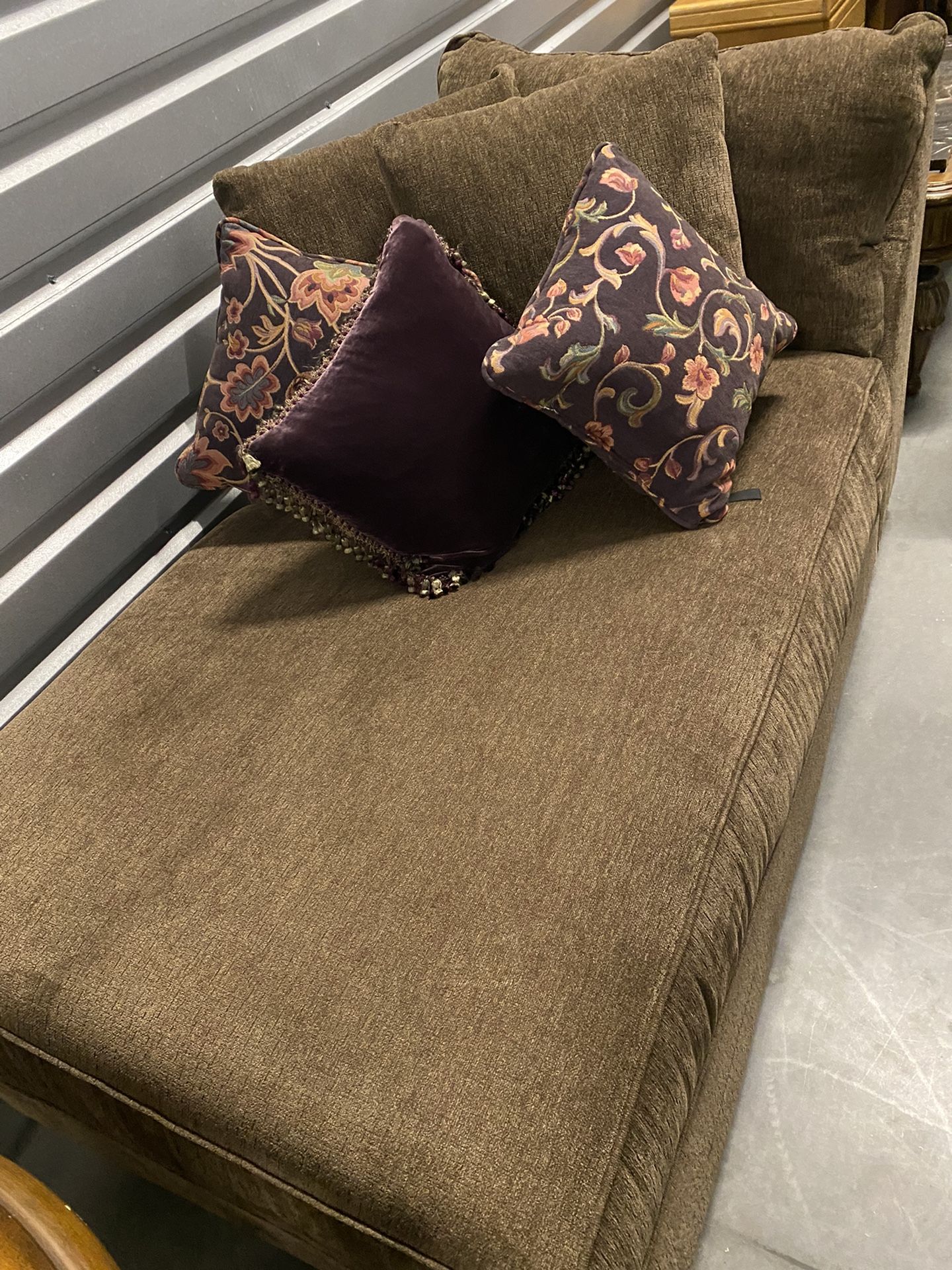 Elegant RC Willey super Plush chaise lounge