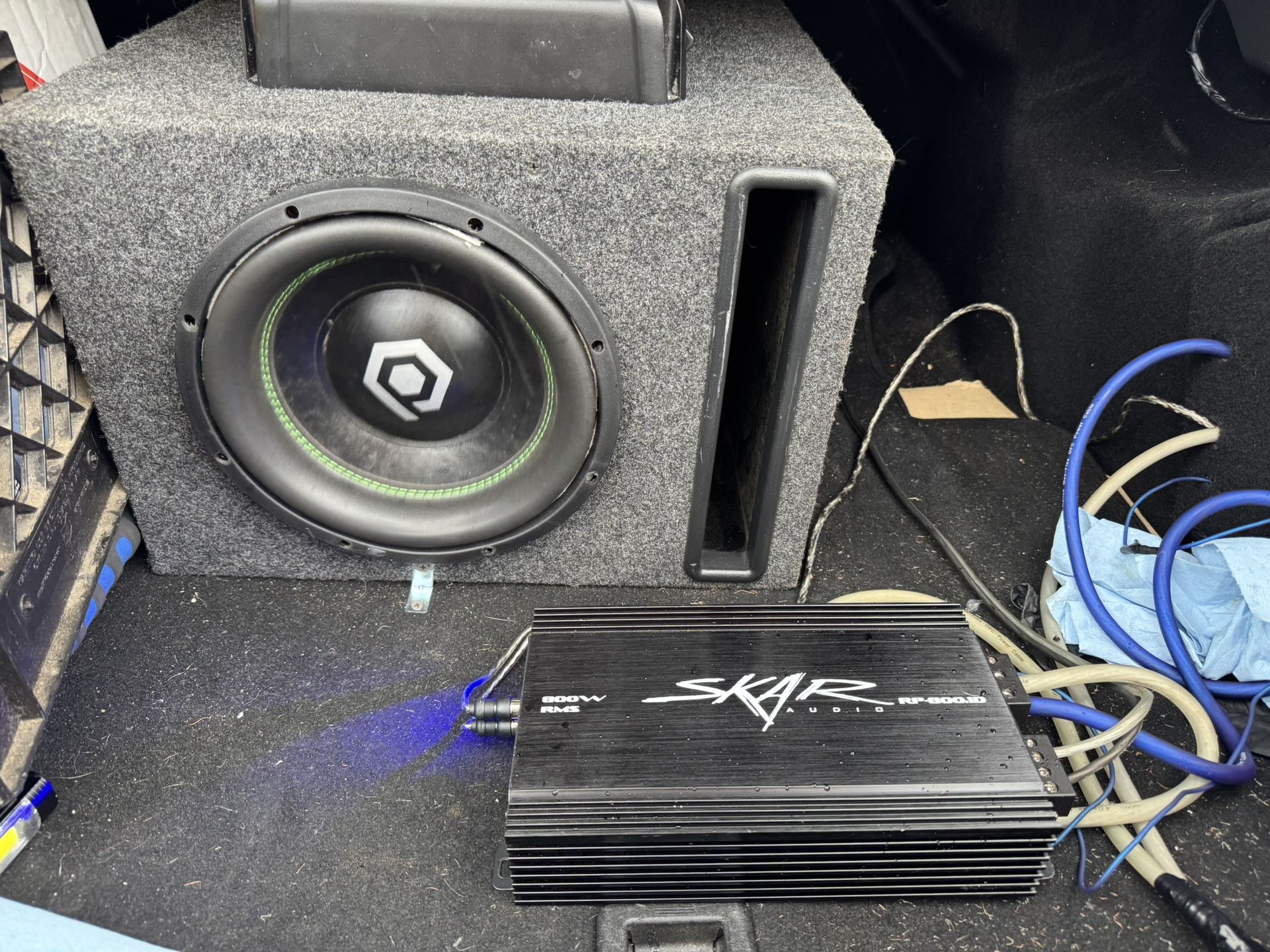Insane Setup 10"Soundqube in ported spl style deep box & Skar audio 800rms 1ohm stable amp