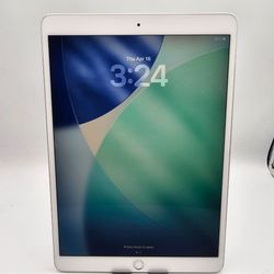 iPad Air 3 Silver 256 GB A2152 Wifi Only Unlocked Good Working Condition