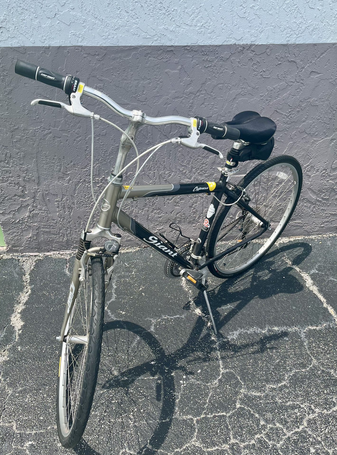 Giant Cypress DX Men’s Comfort Hybrid Bicycle