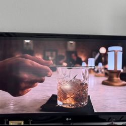 LG LED 47 inch tv.  NOT SMART TV!!