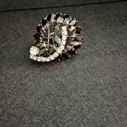 Women's Black Brooch 