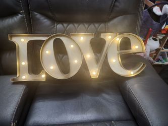 Metal LOVE  sign