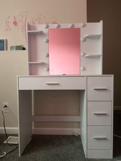 Teenage girls vanity