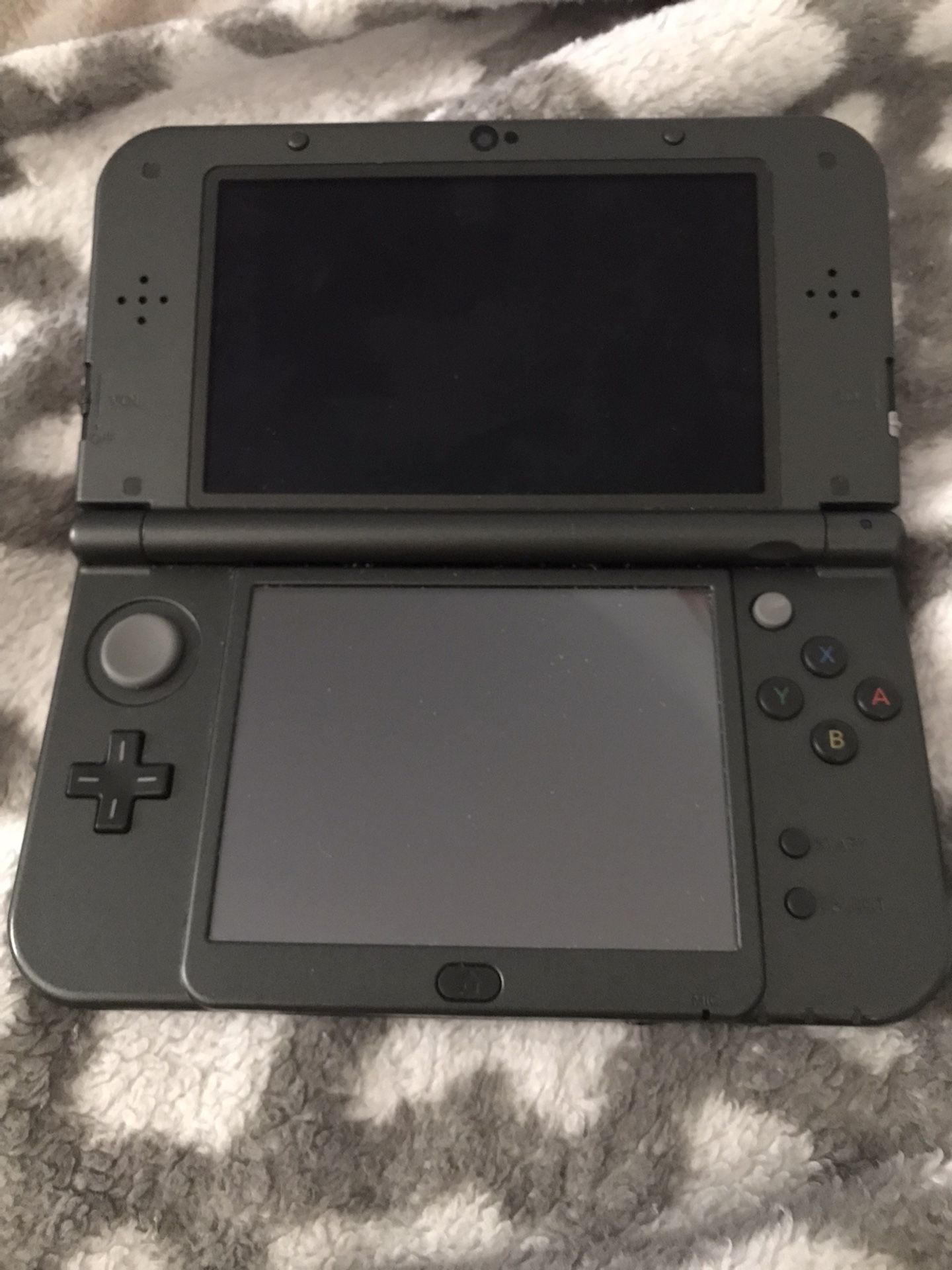 Nintendo New 3DS XL Black Bundle