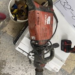Hilti Demolition Hammer TE905-AVR USED WORKING PERFECT SELLING CHEAP