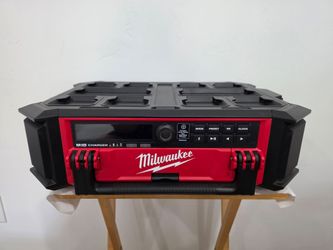 Milwaukee PACKOUT M18 Bluetooth Speaker Radio
