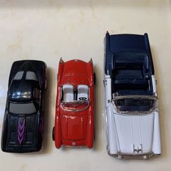 Collectible Model Cars   Lot Of 3