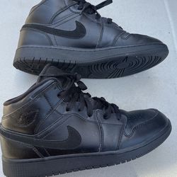 Nike Air Jordan Black Size 6.5 Y 