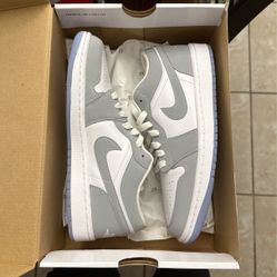 Jordan 1 Low Wolf Grey