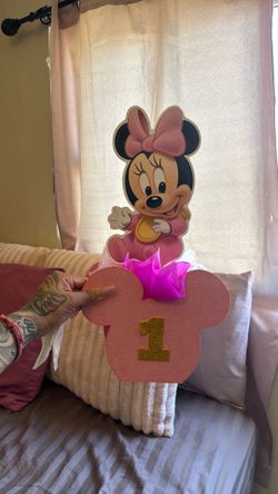 Baby Minnie Mouse center pieces #1