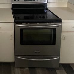 Frigidaire Range