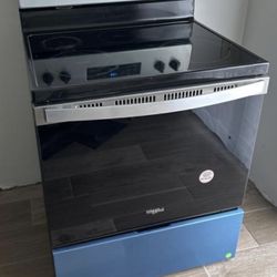 Brand New Stove Whirlpool Electric
