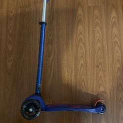 Micro Maxi Deluxe Blue Scooter 