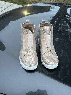 MIA Gracey Wedge Sneaker Size 5 Used 2 Times Very Good Condition 