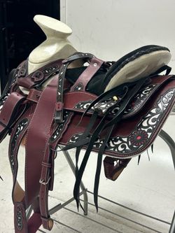 Monturas charra para caballos 100% piel de la mejor calidad y con excelentes diseños  Con todos sus accesorios incluidos  + cincho  + cabezada o corre