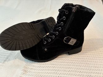 Boots 6 1/2 med