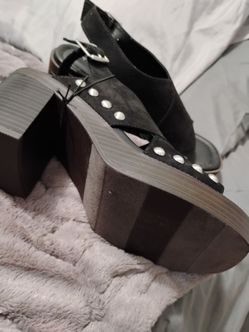 Women's shoe heeled