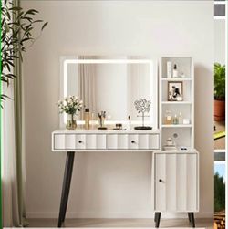 White Vanity Table With Touch Mirror LED. 