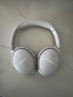 BOSE Quiet Comfort Headphones (Worth $200)