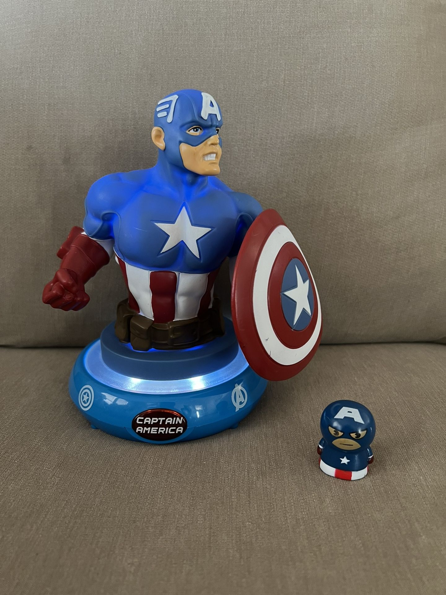 Captain America Night Light & Finger Puppet