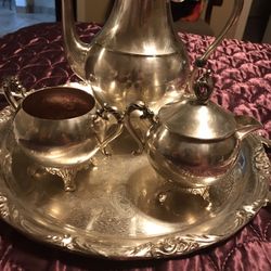 36 Piezas  De Cubiertos  Y Jarritas