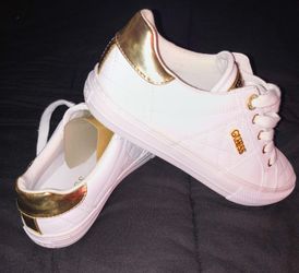 Woman's sneakers