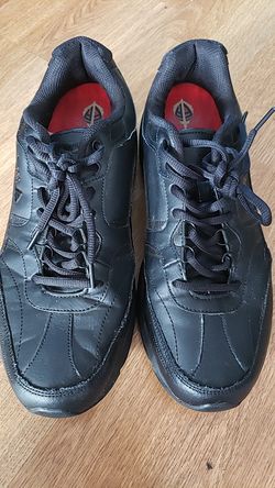 Slip resistant shoes