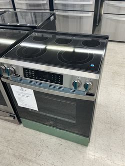 GE 30”, 5 Burner Smart Slide-In Convection Range in stainless steel