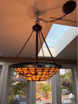 Tiffany Style Dining Room Chandelier with Matching Wall Sconce – Excellent Condition