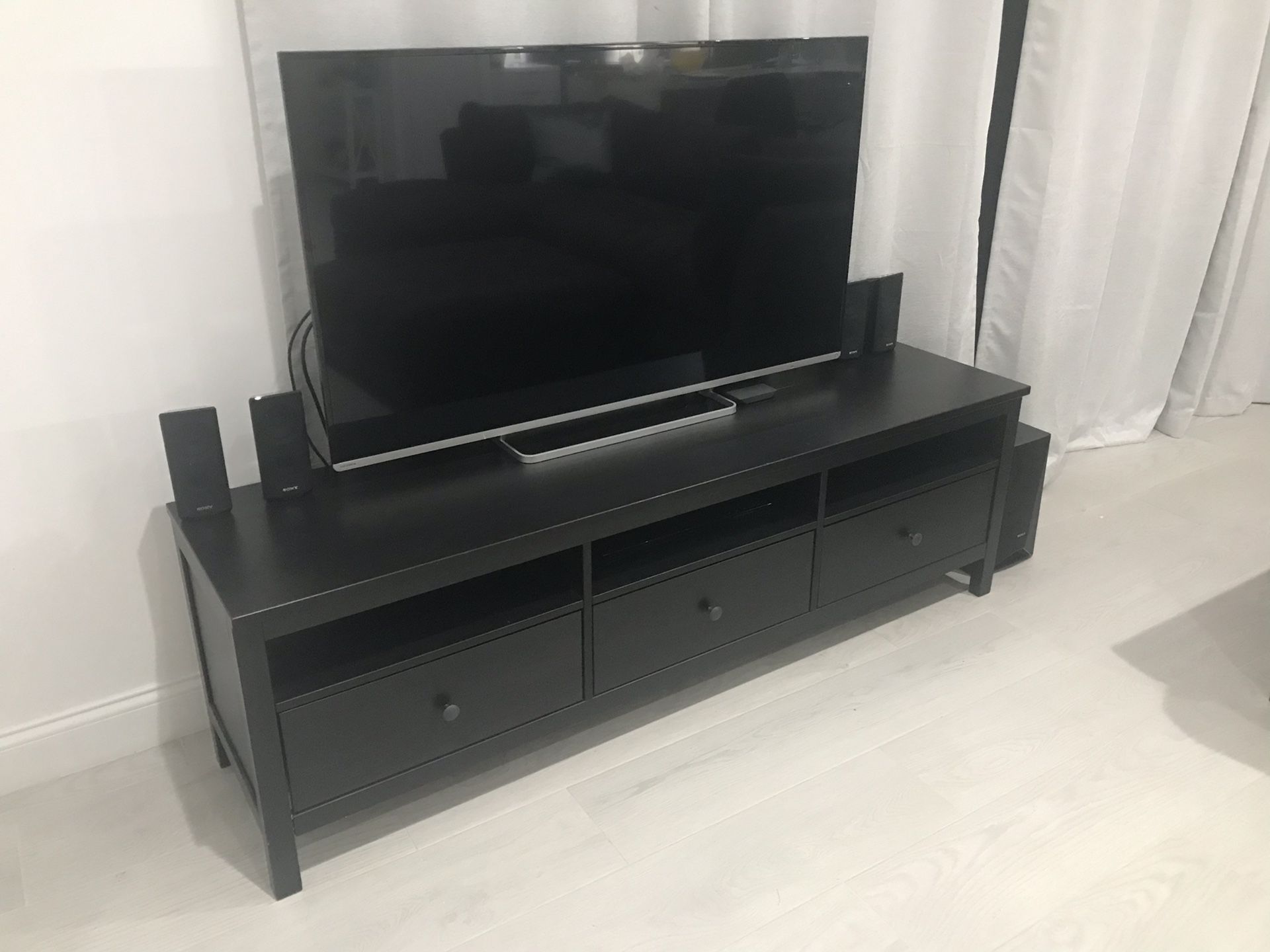 Black/brown TV Unit
