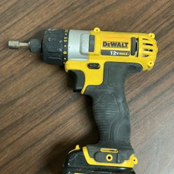 DeWalt 12V MAX Cordless Drill Driver DCF610 w/ 1.5Ah Battery – Tested Works! 