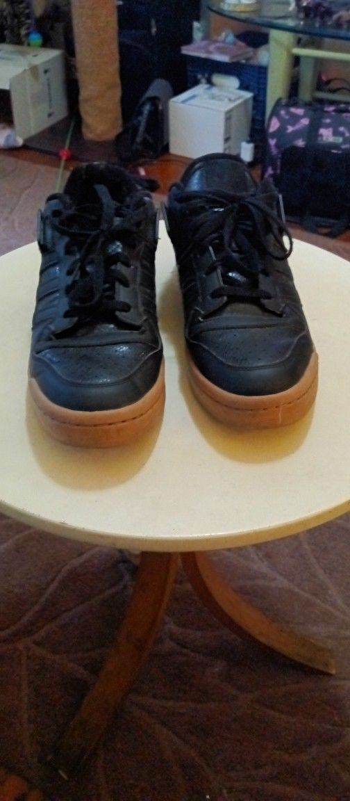 ADIDAS CLASSIC SNEAKERS