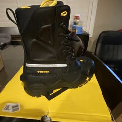 Brand New Snow Boots !!!!