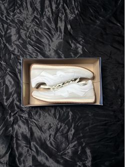 Women’s sneakers size 11– like new, worn ones