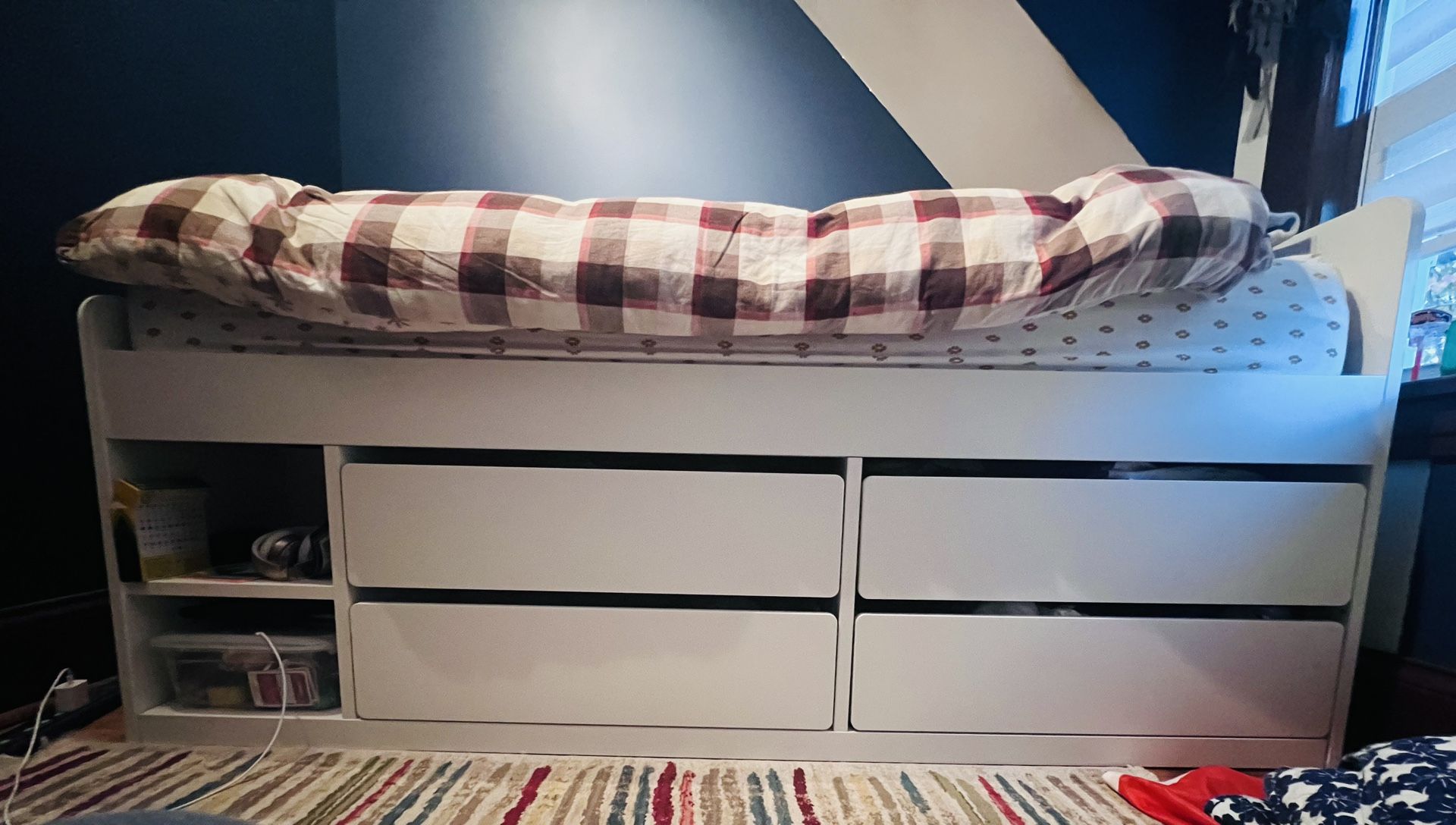 Twin Bed With Drawers W/ Mattress (8”)