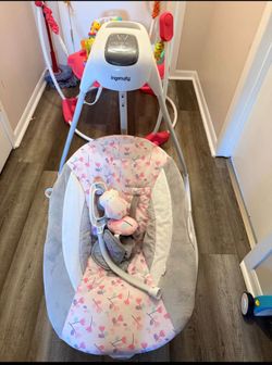 Baby girl swing pink