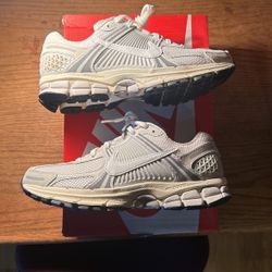 Nike Zoom Vomero 5 SE