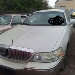 2004 Lincoln Town car Signature Parts for Sale 