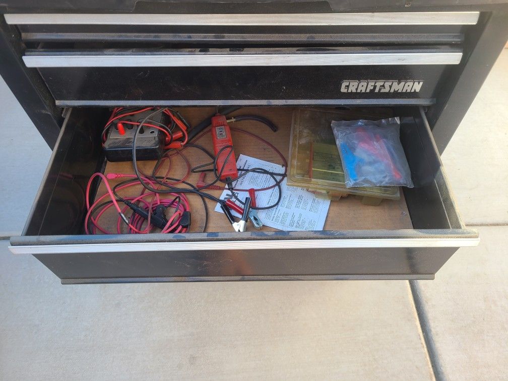 Craftsman Roll Around Tool Box With Tools