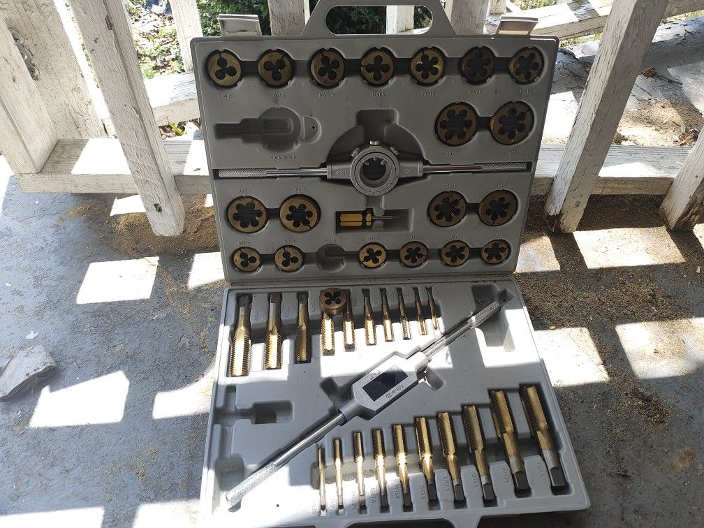 Tap And Die Set