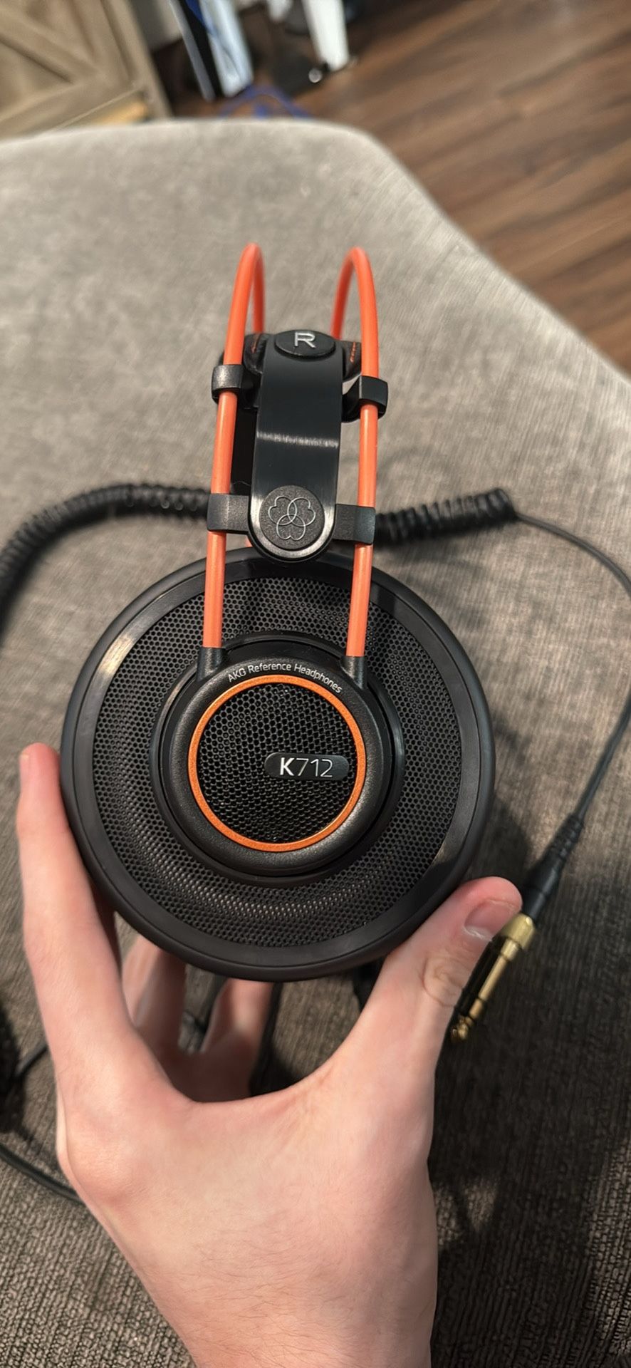 Akg K712