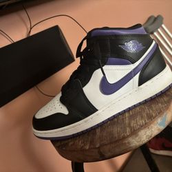 Grade School Jordan 1