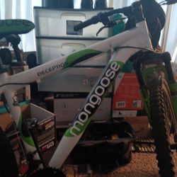 Mongoose Deception Shmano Mountain Bike