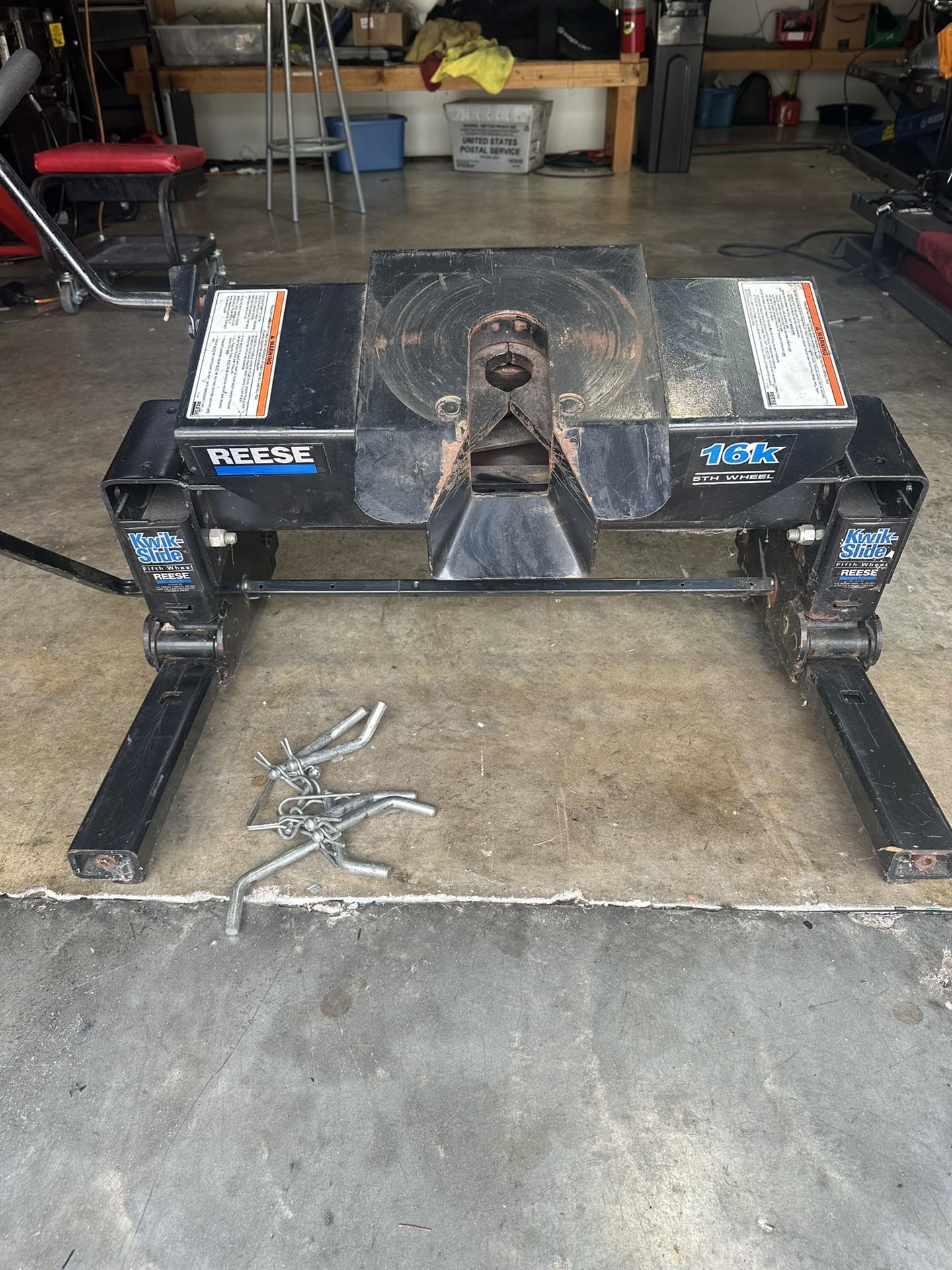 Reese 30051 5th Wheel Hitch, 16000 Ib